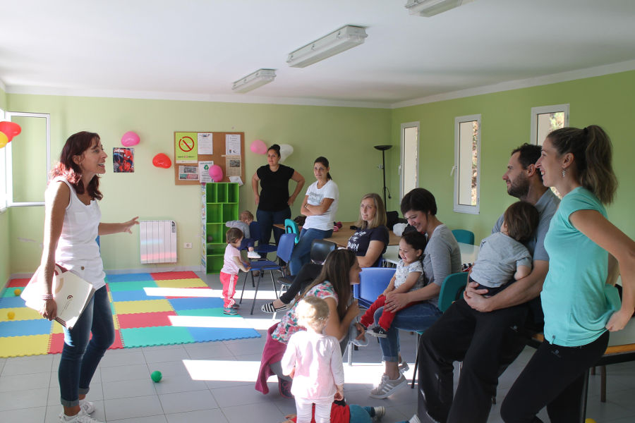 Once familias de Lousame participarán no primeiro curso dos “Espazos de Familia”, un programa de formación sobre a primeira infancia