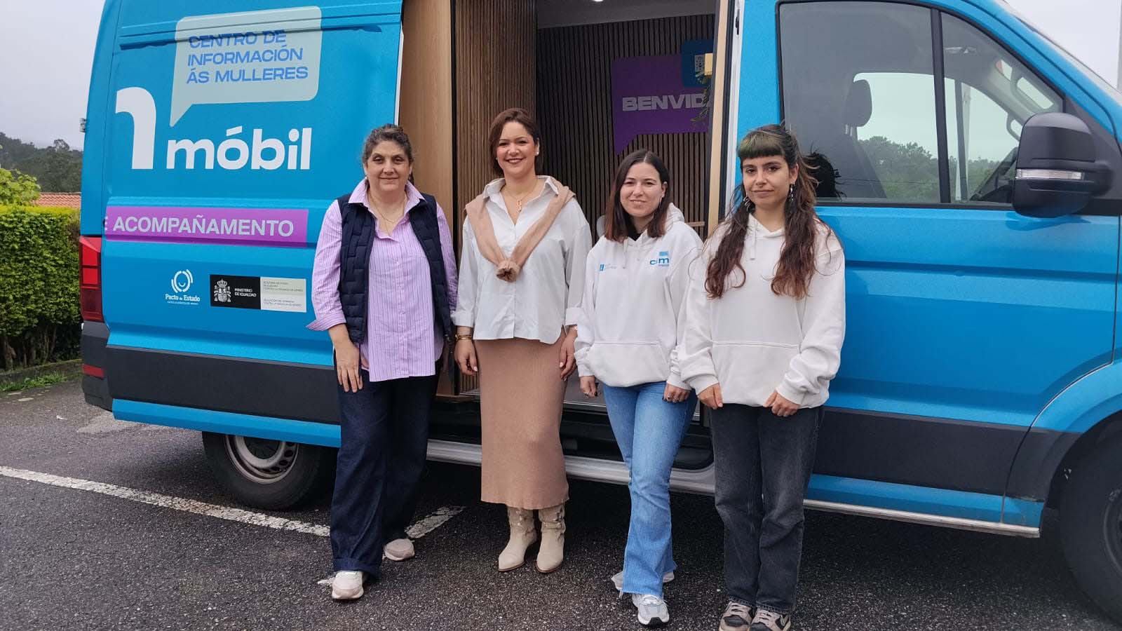 Lousame recibe a visita dun centro de información á muller (CIM) móbil 